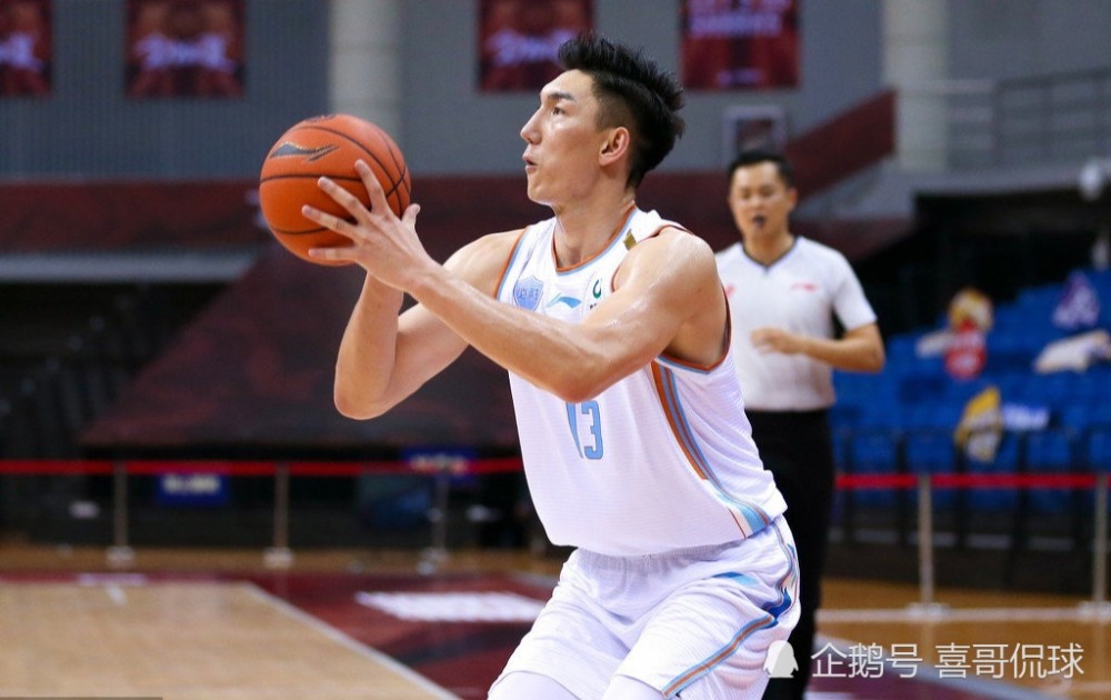 转折点！新疆广汇调整名单，欧超杯赛后攻防权衡，媒体盛赞，纪律约束更严格